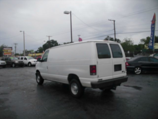 Ford Econoline 2004 photo 3