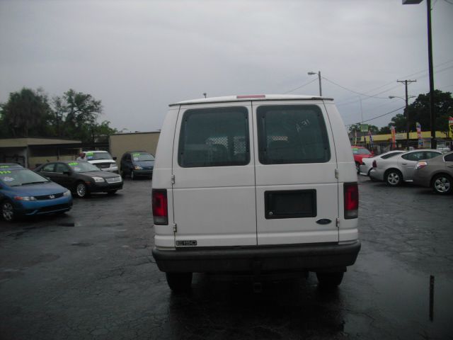 Ford Econoline 2004 photo 7