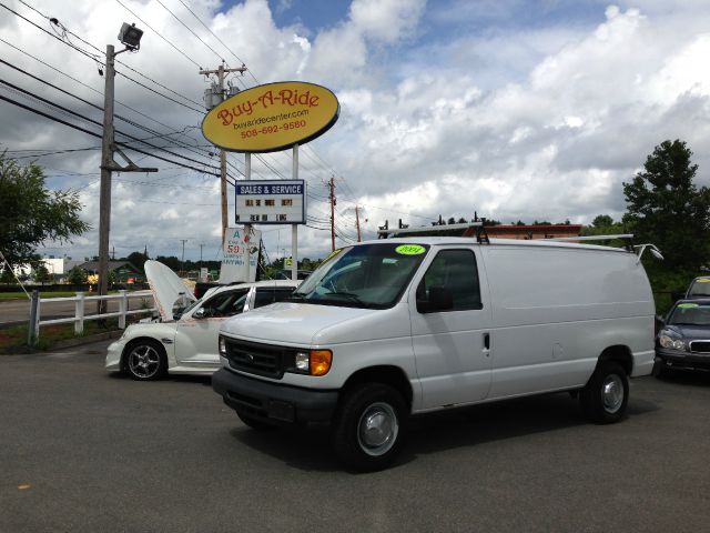 Ford Econoline 2004 photo 3