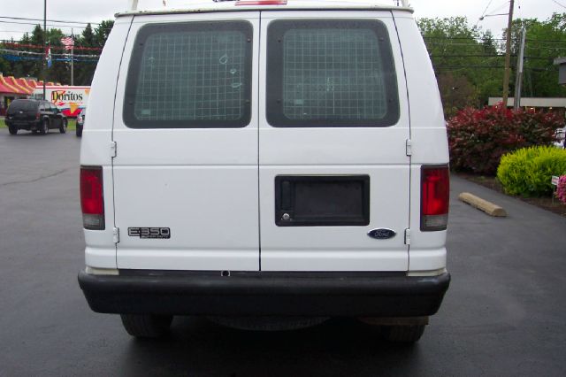 Ford Econoline 2004 photo 9