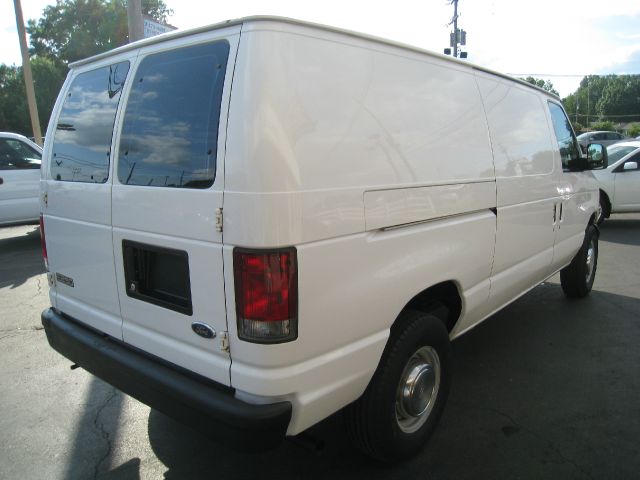 Ford Econoline 2004 photo 4