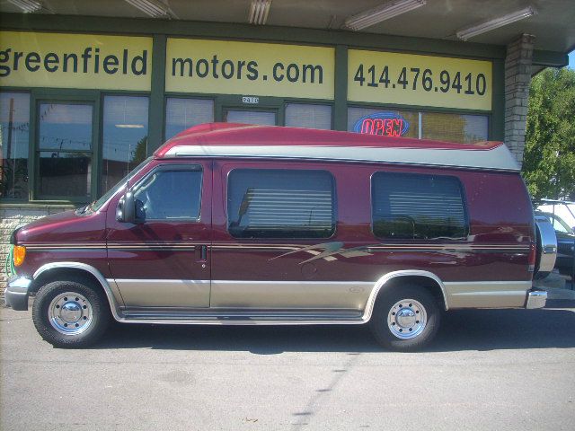 Ford Econoline 4dr 4WD SLE Commercial Passenger Van