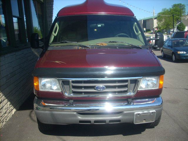 Ford Econoline 2004 photo 1