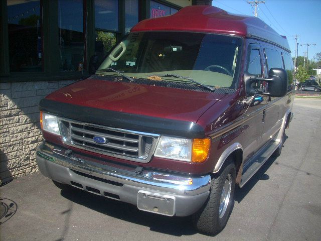 Ford Econoline 2004 photo 3