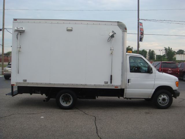 Ford Econoline 2005 photo 2