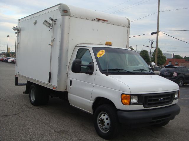 Ford Econoline 2005 photo 3