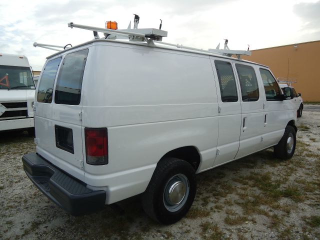 Ford Econoline 2005 photo 2