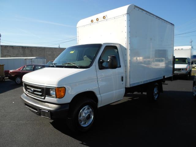 Ford Econoline 2005 photo 1