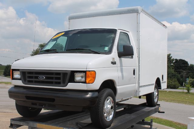 Ford Econoline 2005 photo 2