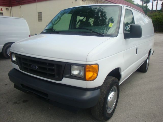 Ford Econoline 2005 photo 2