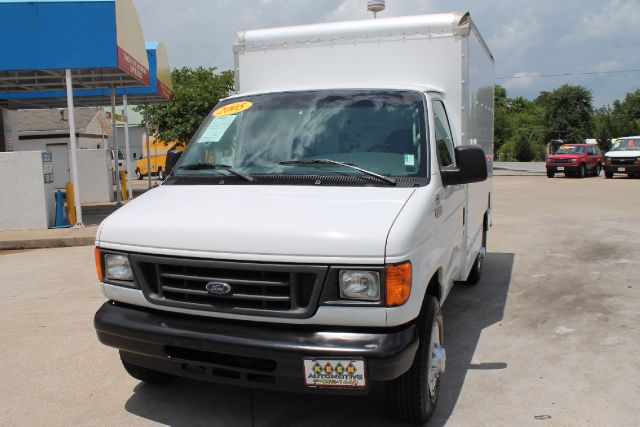 Ford Econoline 2005 photo 2