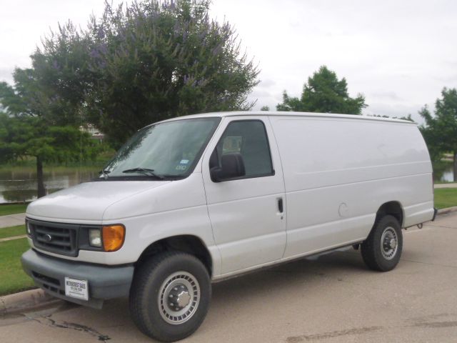 Ford Econoline 2005 photo 2