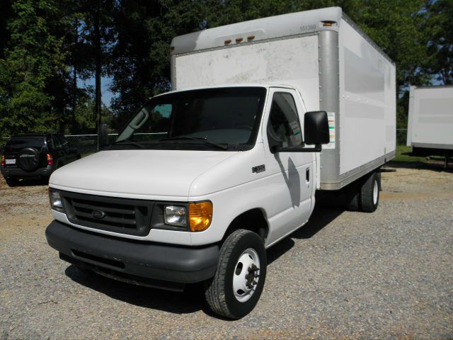 Ford Econoline 2005 photo 2