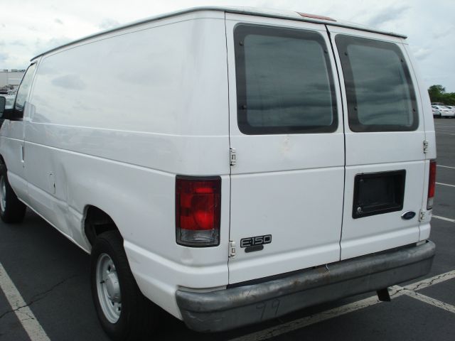 Ford Econoline SE Truck Passenger Van