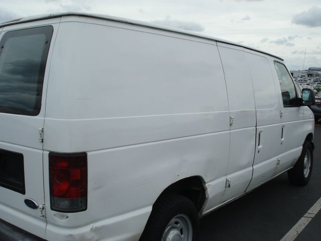 Ford Econoline 2005 photo 1