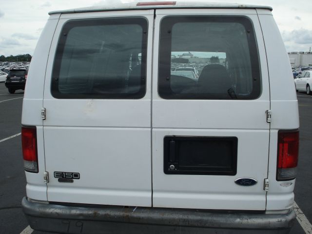 Ford Econoline 2005 photo 11