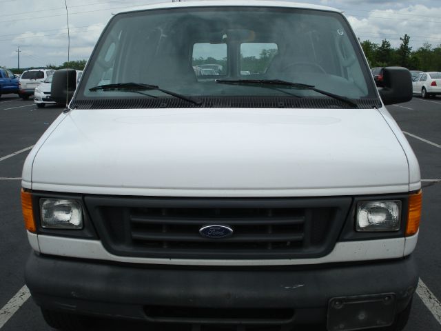 Ford Econoline 2005 photo 8