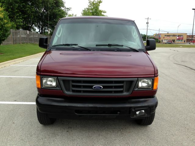 Ford Econoline 2005 photo 2