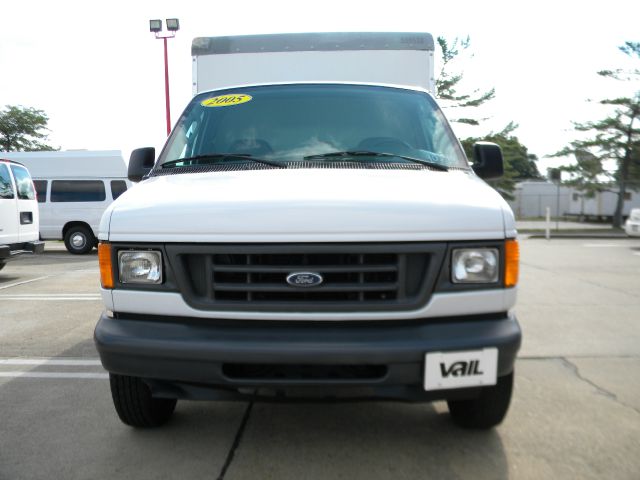 Ford Econoline 2005 photo 1