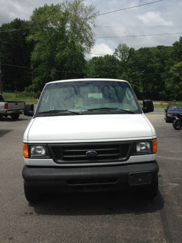 Ford Econoline 2005 photo 2