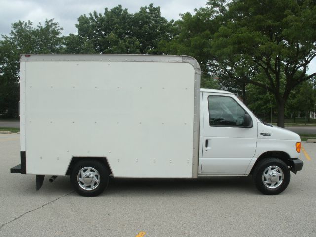 Ford Econoline 2005 photo 23