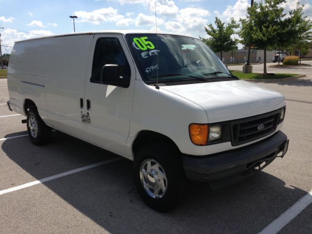 Ford Econoline 2005 photo 1