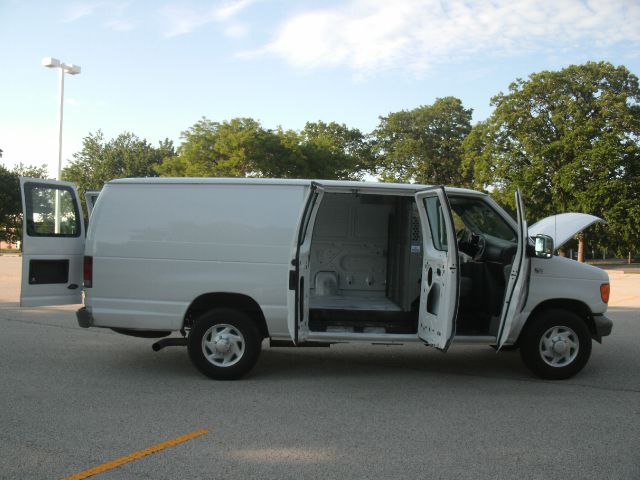 Ford Econoline 4dr 4WD SLE Commercial Cargo Van