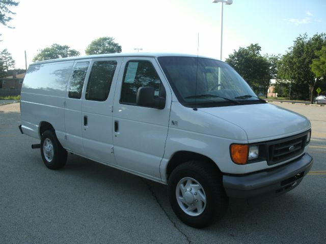 Ford Econoline 2005 photo 1