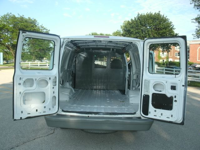 Ford Econoline 2005 photo 20