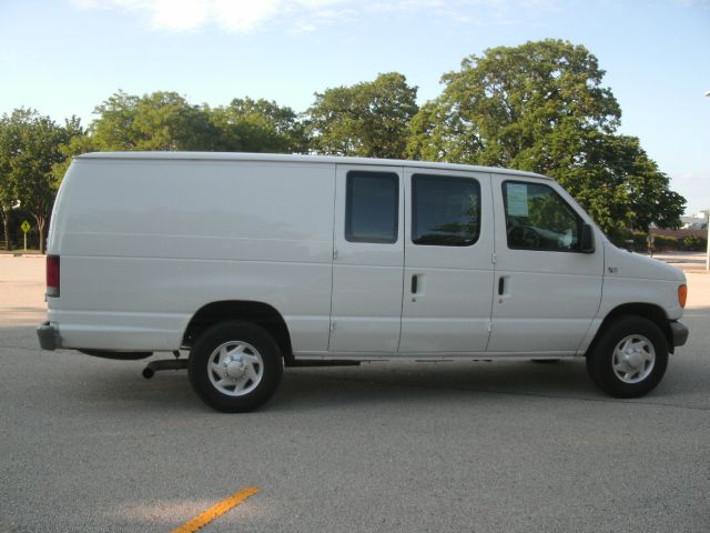 Ford Econoline 2005 photo 23