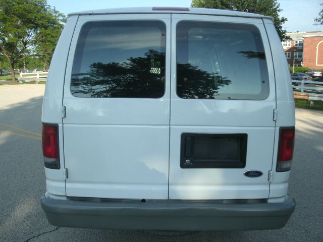 Ford Econoline 2005 photo 27