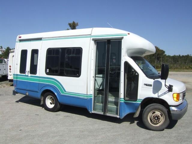 Ford Econoline Coupe 4D Passenger Van