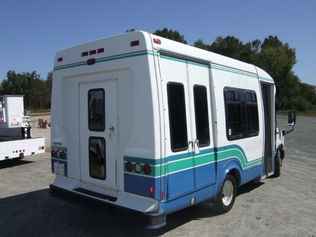 Ford Econoline 2005 photo 2