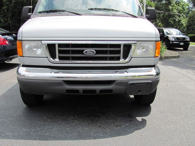 Ford Econoline 2005 photo 3