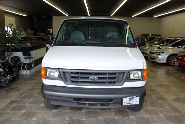 Ford Econoline 2006 photo 17