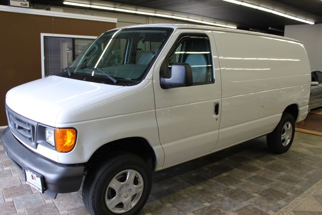 Ford Econoline 2006 photo 18