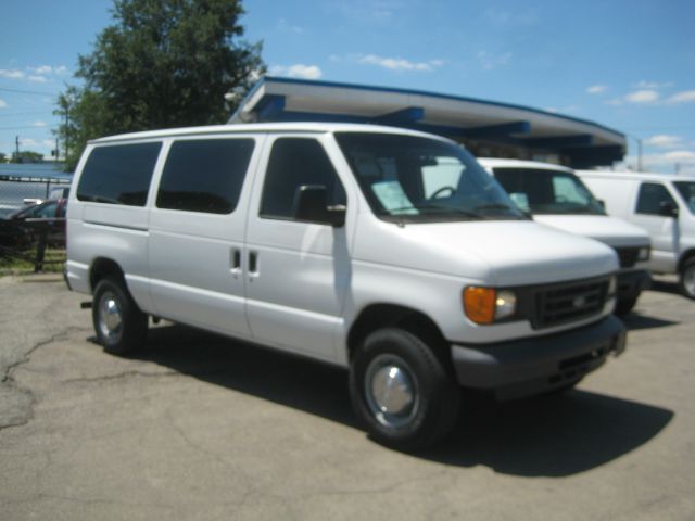 Ford Econoline 2006 photo 2