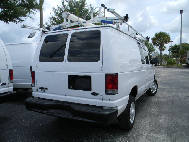 Ford Econoline 2006 photo 1