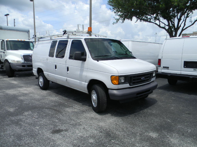 Ford Econoline 2006 photo 2