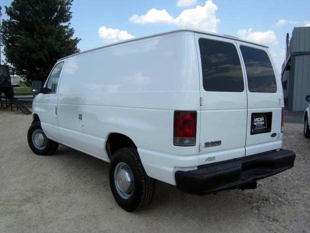 Ford Econoline 2006 photo 1