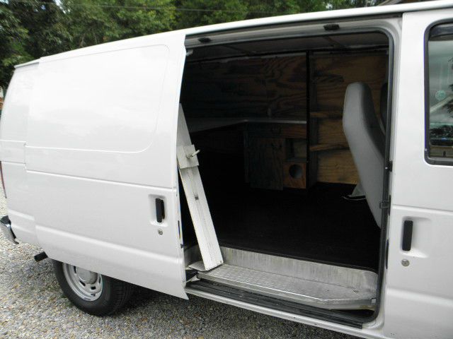 Ford Econoline 2006 photo 17