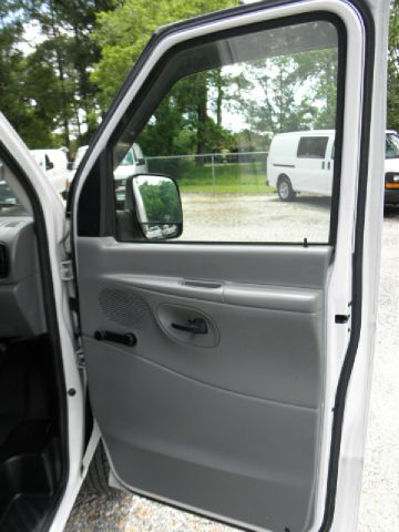 Ford Econoline 2006 photo 18