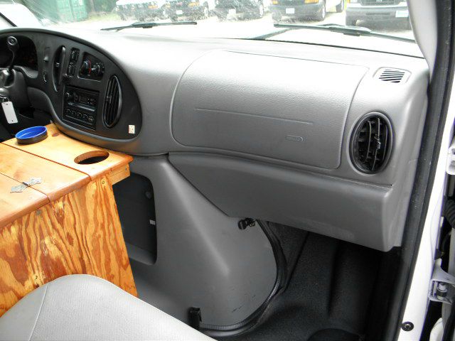 Ford Econoline 2006 photo 20