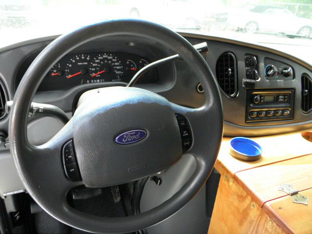 Ford Econoline 2006 photo 22