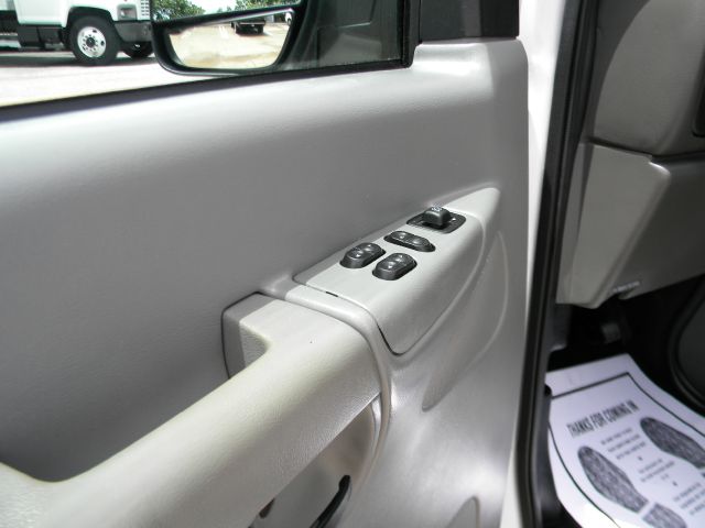 Ford Econoline 2006 photo 18