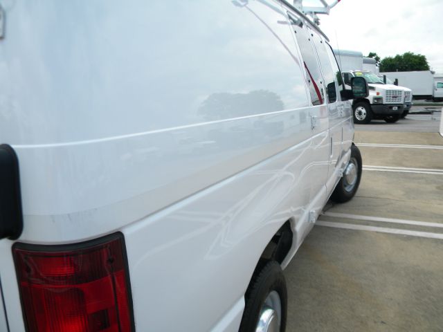 Ford Econoline 2006 photo 21