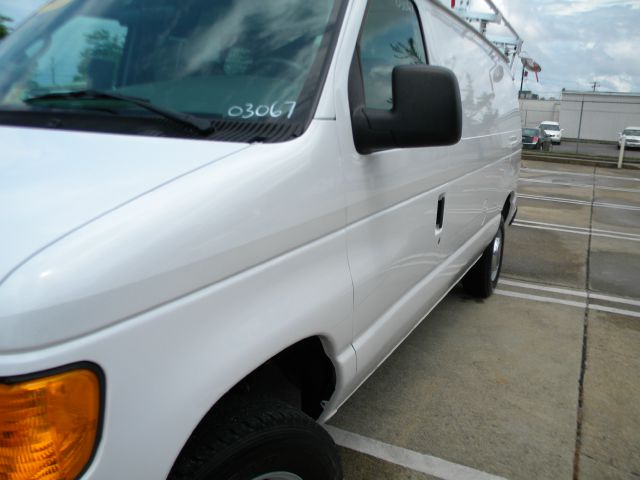 Ford Econoline 2006 photo 22