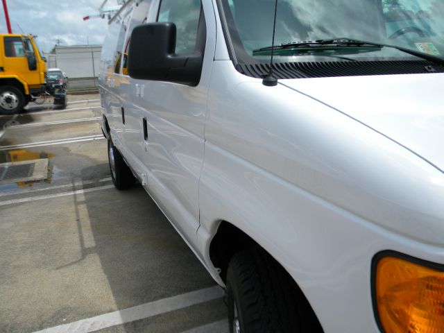 Ford Econoline 2006 photo 23