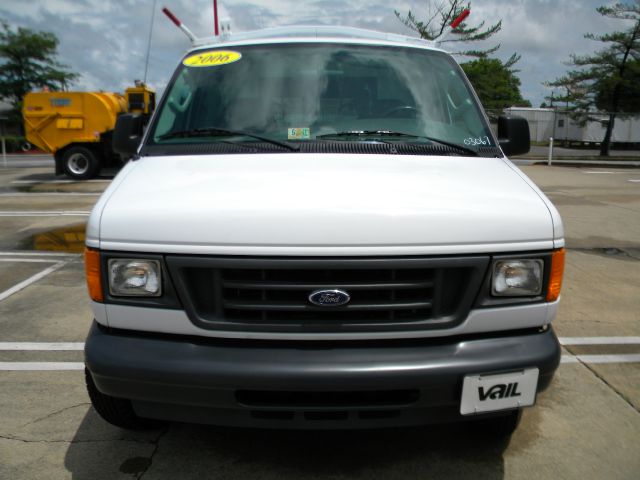 Ford Econoline 2006 photo 24