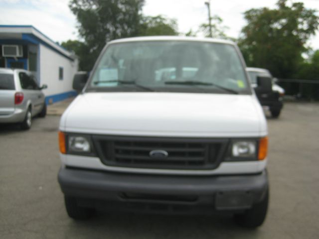 Ford Econoline 2006 photo 2